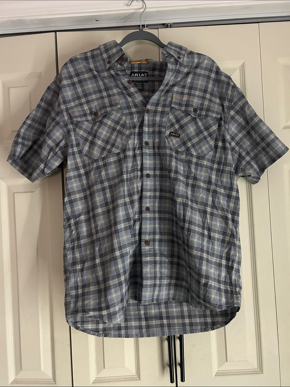Ariat Men's Short-Sleeve Gray & Blue Plaid Button-Down Shirt